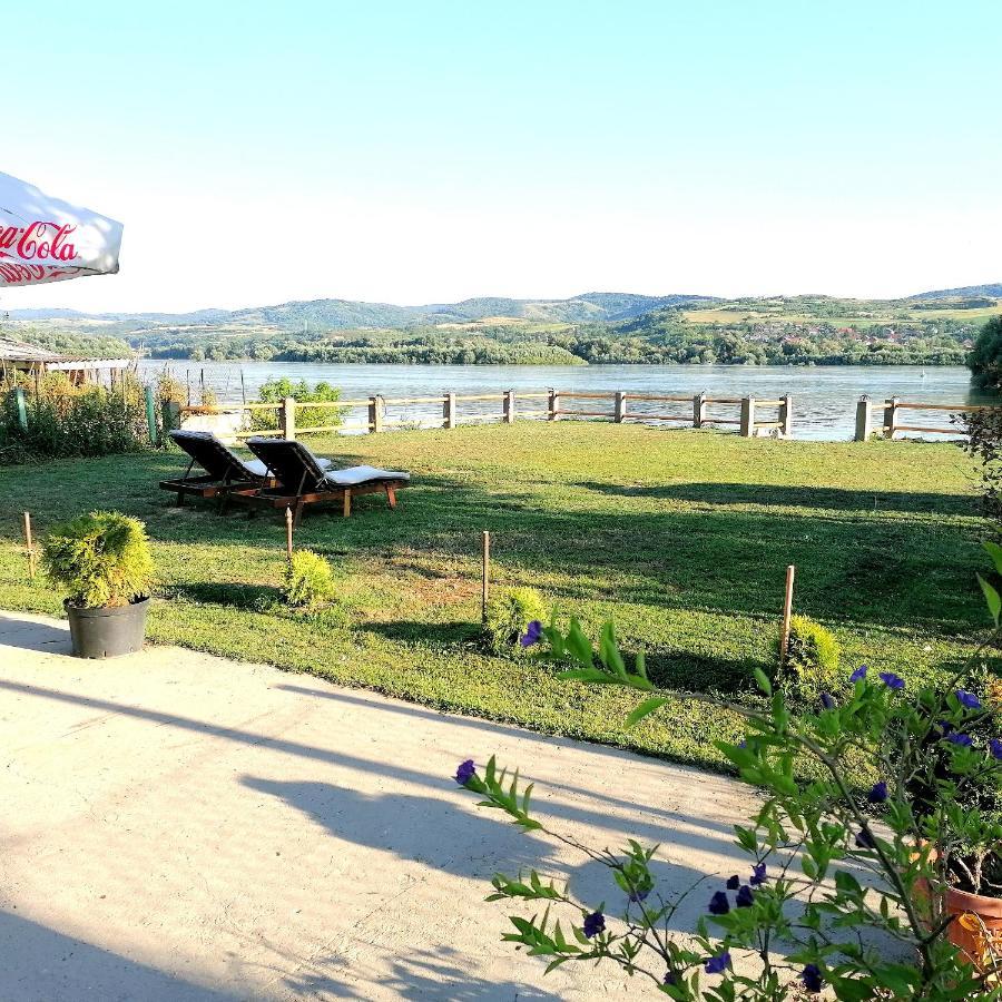 Captain'S House By The Danube River Cerevic 외부 사진