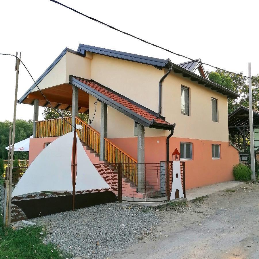 Captain'S House By The Danube River Cerevic 외부 사진